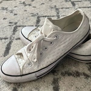 White Converse SZ 8 Womens